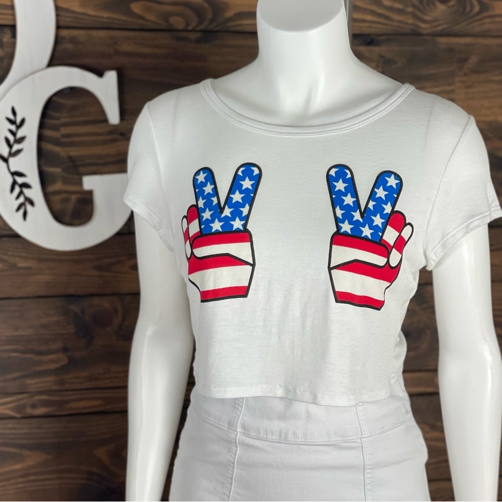 Papaya | Peace Sign American Flag Graphic Cropped Tee Open Backside‎